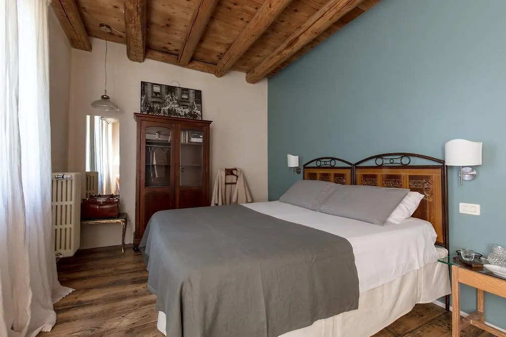 Bed and Breakfast CasaBiondani Lazise Bed & Breakfast
